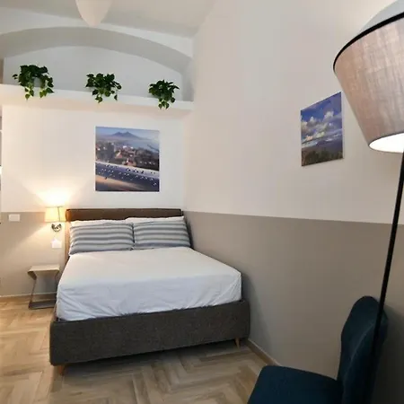 Il Picchio Di Chiaia Napoli