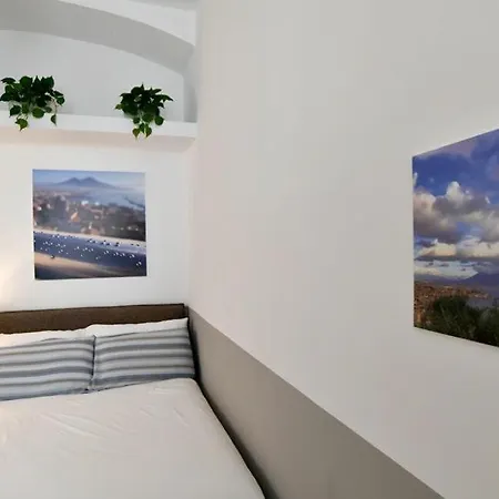 Il Picchio Di Chiaia Νάπολη