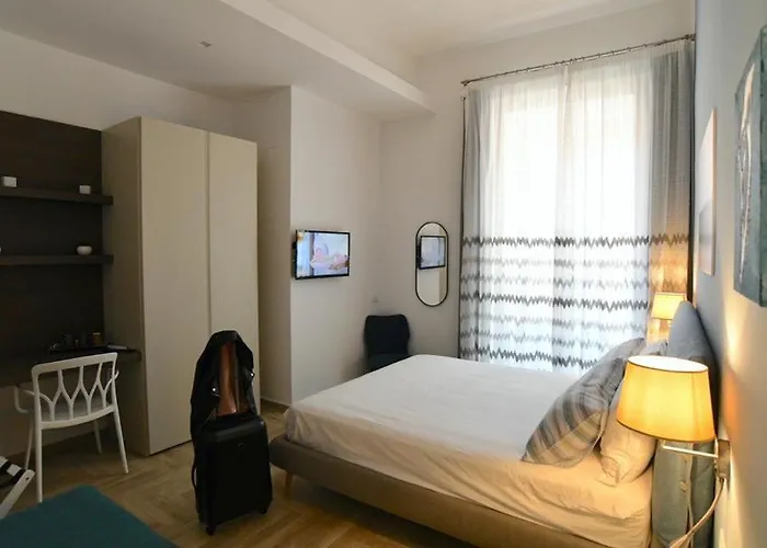 Il Picchio Di Chiaia Napoli