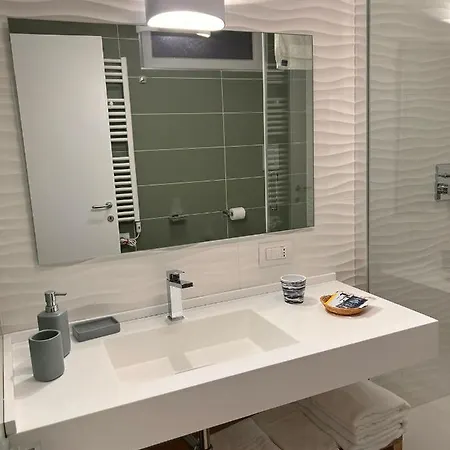 Il Picchio Di Chiaia 4*